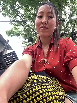 Huonglyna online show from April 21, 3:35 am