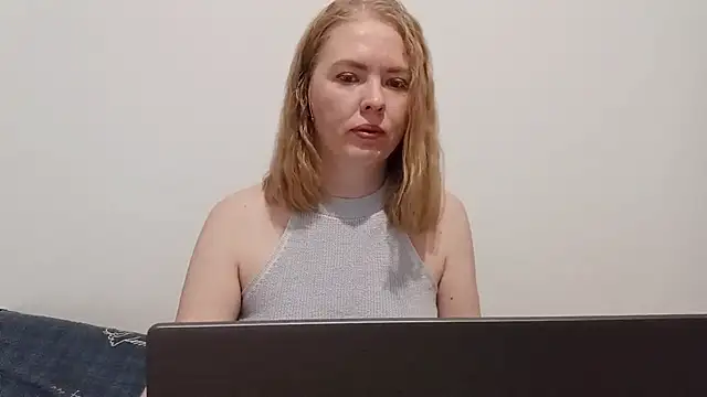 Mary318875 online show from April 4, 5:17 am