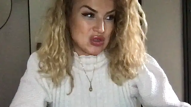 BlondSeduction online show from May 19, 8:54 am