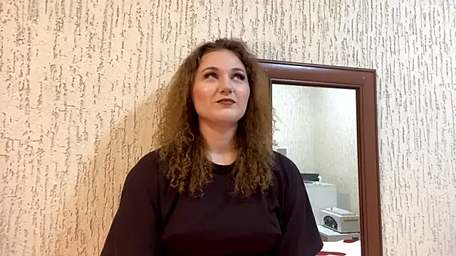 SopfieNiktasha online show from April 4, 8:35 am