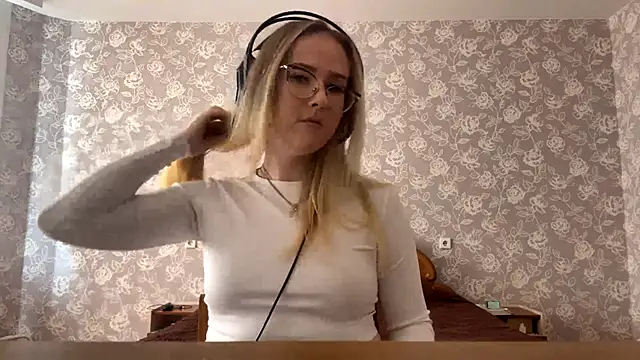 ElmiraGildea online show from April 6, 11:33 am