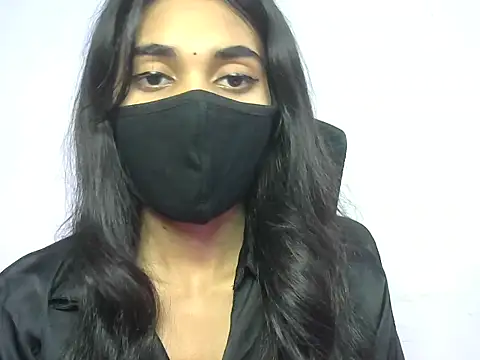 Shanaya xo online show from July 9, 3:25 pm