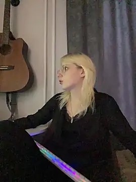 Picxel  online show from April 7, 2:35 am