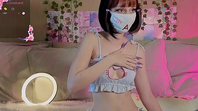 LunaNyanmi online show from April 7, 8:49 am