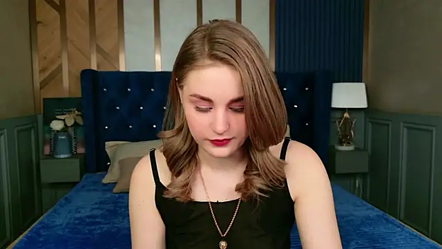 Molly Voses online show from April 30, 8:47 pm