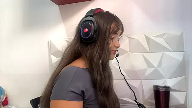 IsisValentine online show from April 10, 4:02 pm