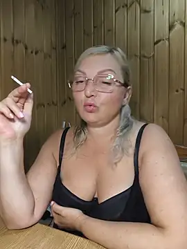 White-Chocolatte online show from June 16, 5:25 pm