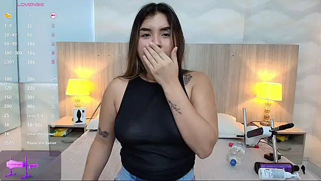 skinny laura online show from July 11, 11:54 am