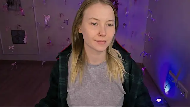 yourella online show from April 15, 4:57 am