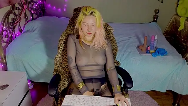 Sansarella online show from April 28, 6:23 pm