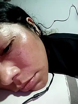 gatita2303 online show from April 17, 12:35 am