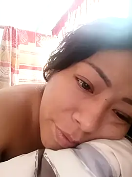 gatita2303 online show from April 13, 8:20 pm