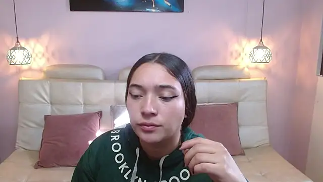 Marianne Cam online show from May 8, 1:03 pm
