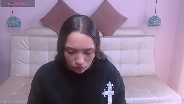 Marianne Cam online show from April 22, 3:20 pm