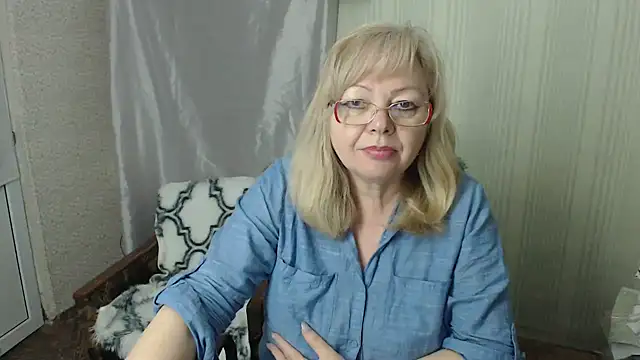 LavandaMay online show from April 26, 7:44 pm