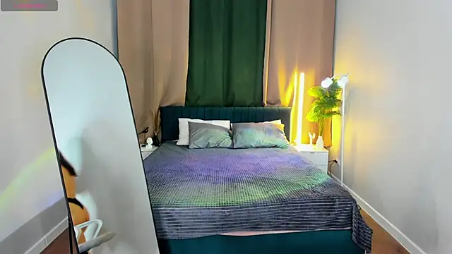 Nelie Evans online show from June 14, 5:13 pm