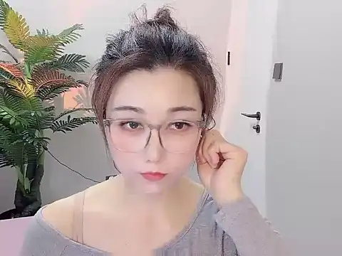 Yunxi- online show from April 20, 3:15 pm