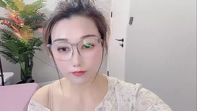 Yunxi- online show from April 30, 1:05 pm