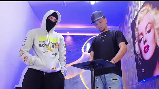 Iam steven  online show from April 24, 3:26 pm