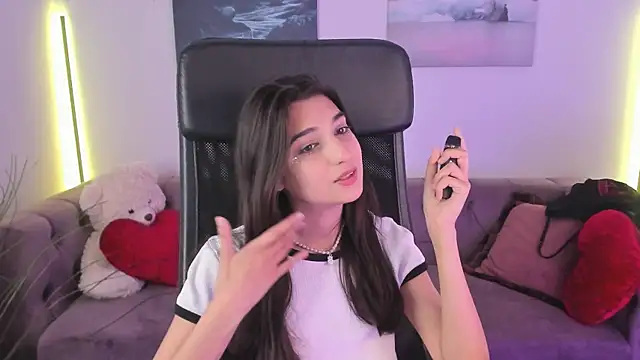 JasminAvily online show from May 30, 4:15 pm