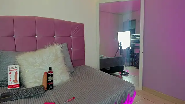 Flor pink online show from May 27, 3:36 am