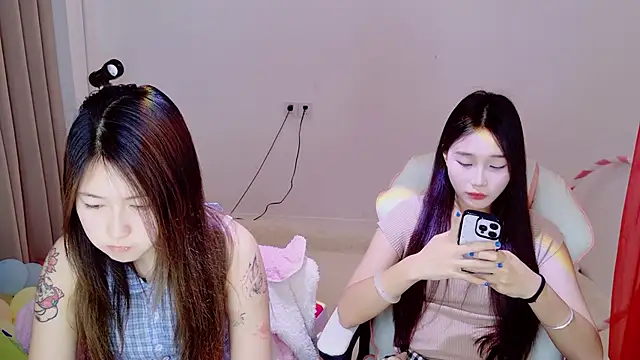 Xiongchumo1120 online show from May 1, 2:15 am