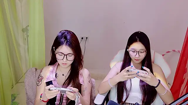 Xiongchumo1120 online show from May 11, 3:19 am