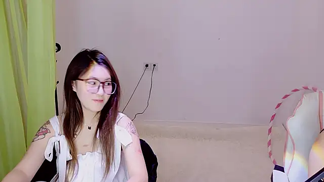 Xiongchumo1120 online show from May 13, 3:23 am