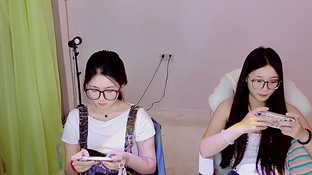 Xiongchumo1120 online show from May 27, 3:25 am
