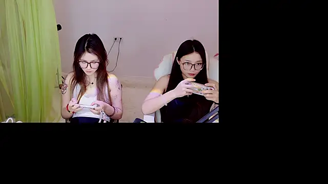 Xiongchumo1120 online show from May 28, 3:26 am
