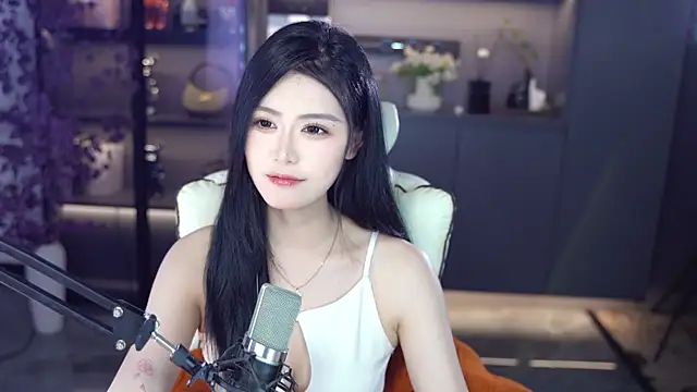 Seraphinei online show from May 20, 1:41 pm