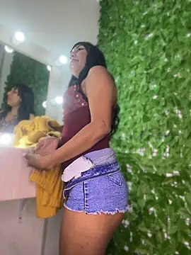 MELIZ QUEEN online show from April 29, 11:57 am