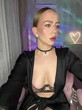 AlisaPearl online show from May 20, 7:22 pm