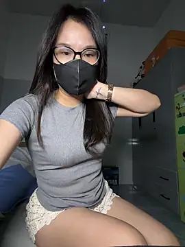 ZzyzyZ-009 online show from May 13, 4:24 pm