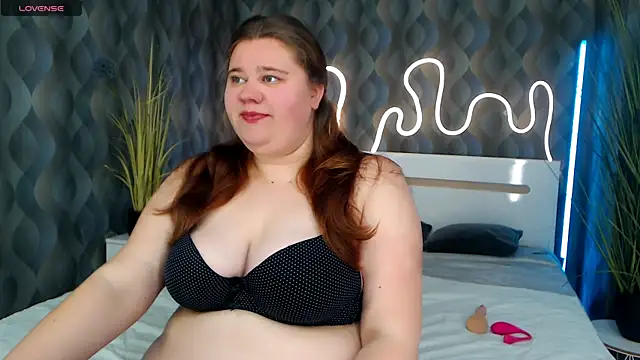 Bella Blvck online show from April 28, 5:33 am