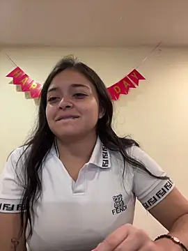 Selene  Ferrer online show from April 24, 1:58 pm