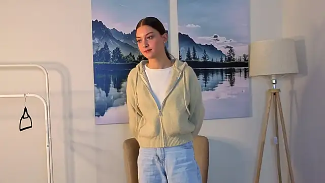 NatashaRieker online show from April 15, 9:32 am