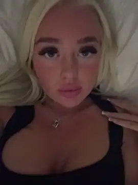 Vanillaheavennn online show from April 14, 8:53 pm