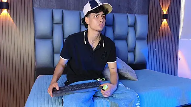 mohamed malik online show from May 24, 1:54 pm