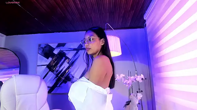 miel ambar online show from May 8, 1:58 pm