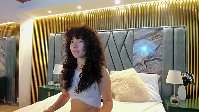 Chloe and Violeta online show from May 15, 12:08 pm