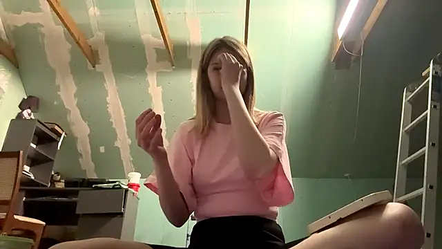 Skinny girl  online show from April 15, 5:13 pm