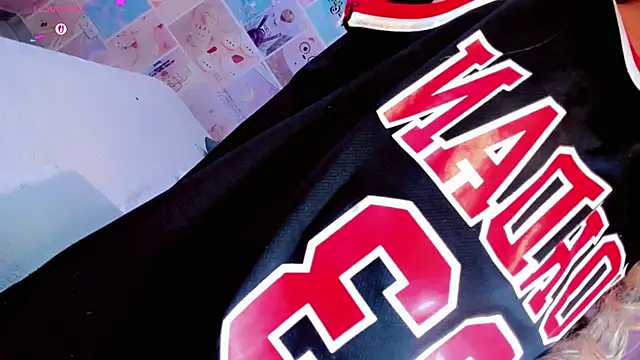 ValeriQueen online show from May 9, 1:13 pm