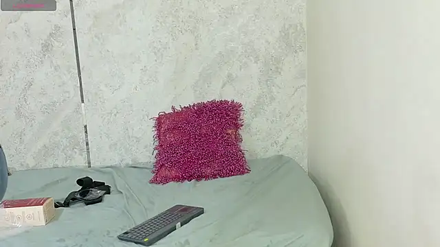 taylor gil0 online show from May 16, 12:59 pm