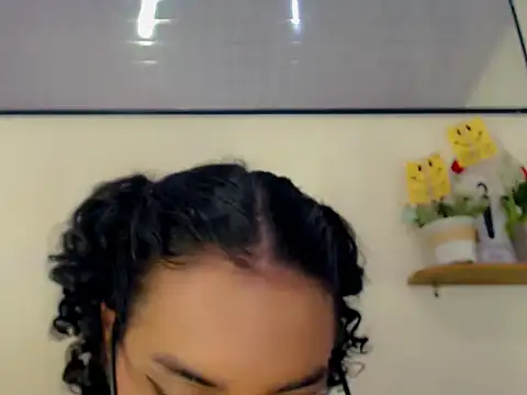 Darianna A online show from May 15, 11:51 pm