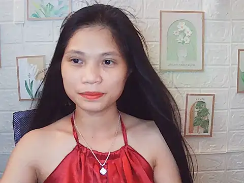 -Lucie-e online show from May 19, 5:58 am