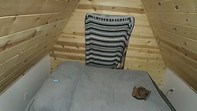 plussur online show from April 29, 8:25 pm