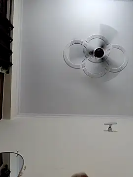 Horny Babe 17 online show from April 28, 12:42 pm