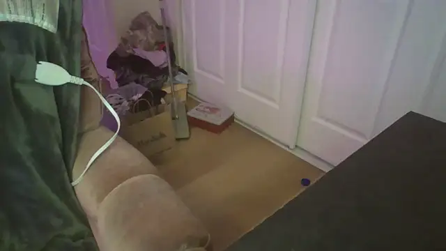 Lucysinclairr online show from April 21, 2:51 am