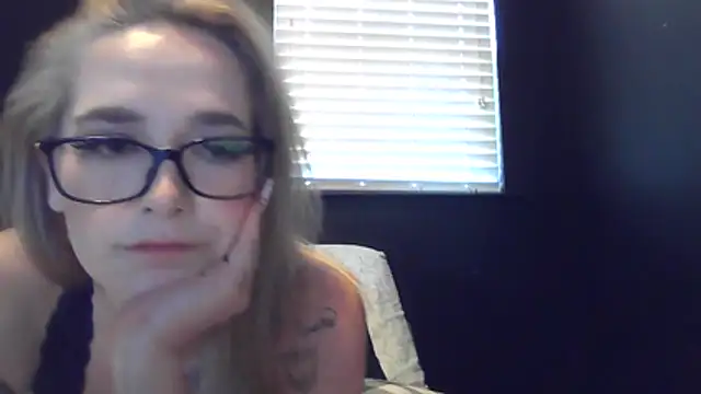 yourfavgirlduh online show from July 19, 9:17 pm
